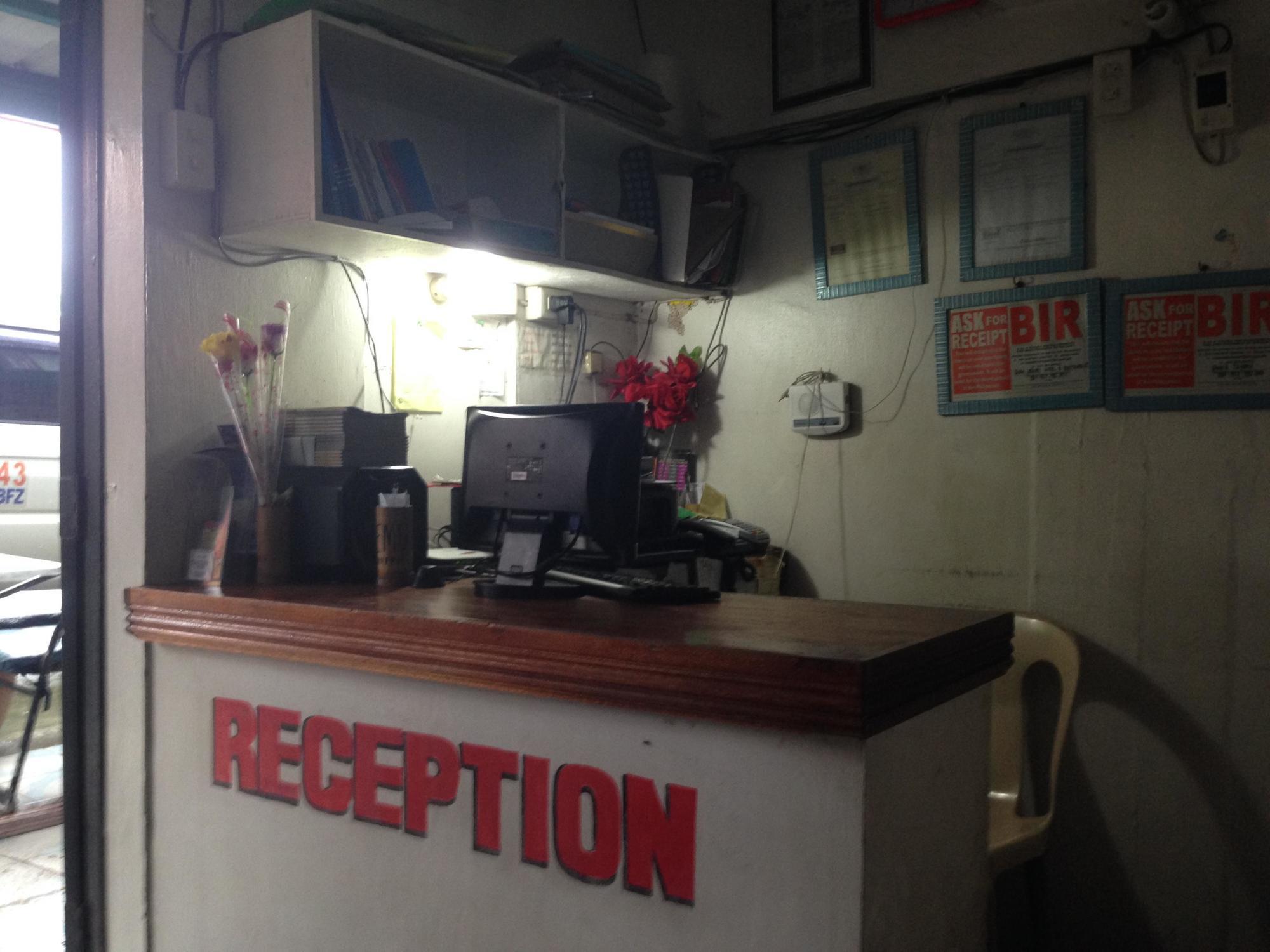 Gumleaves Hotel And Restaurant Olongapo Exterior foto